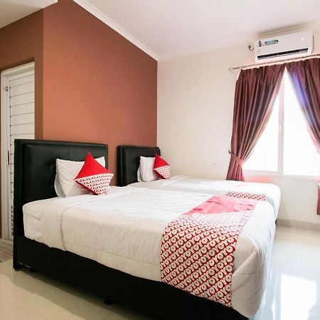 OYO 1975 Bale Ikite Hotel Makassar Exterior foto