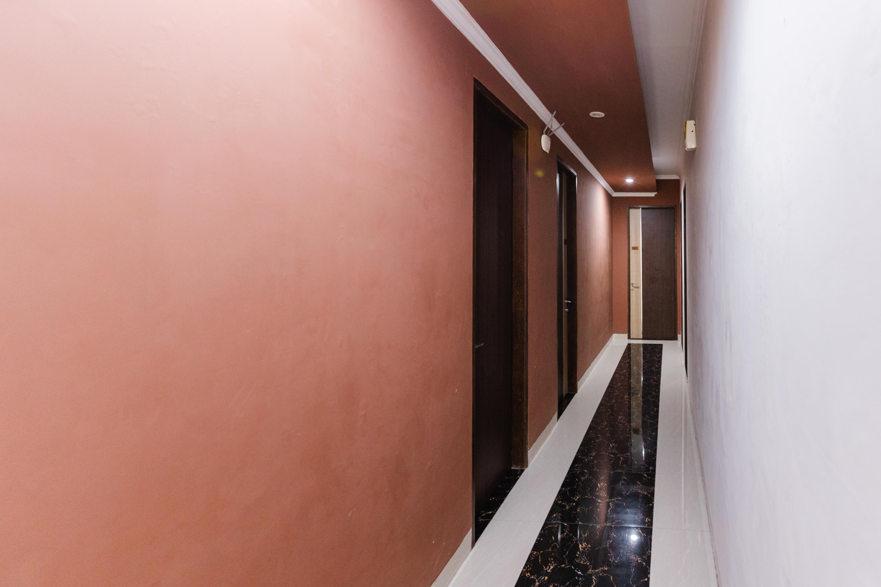 OYO 1975 Bale Ikite Hotel Makassar Exterior foto