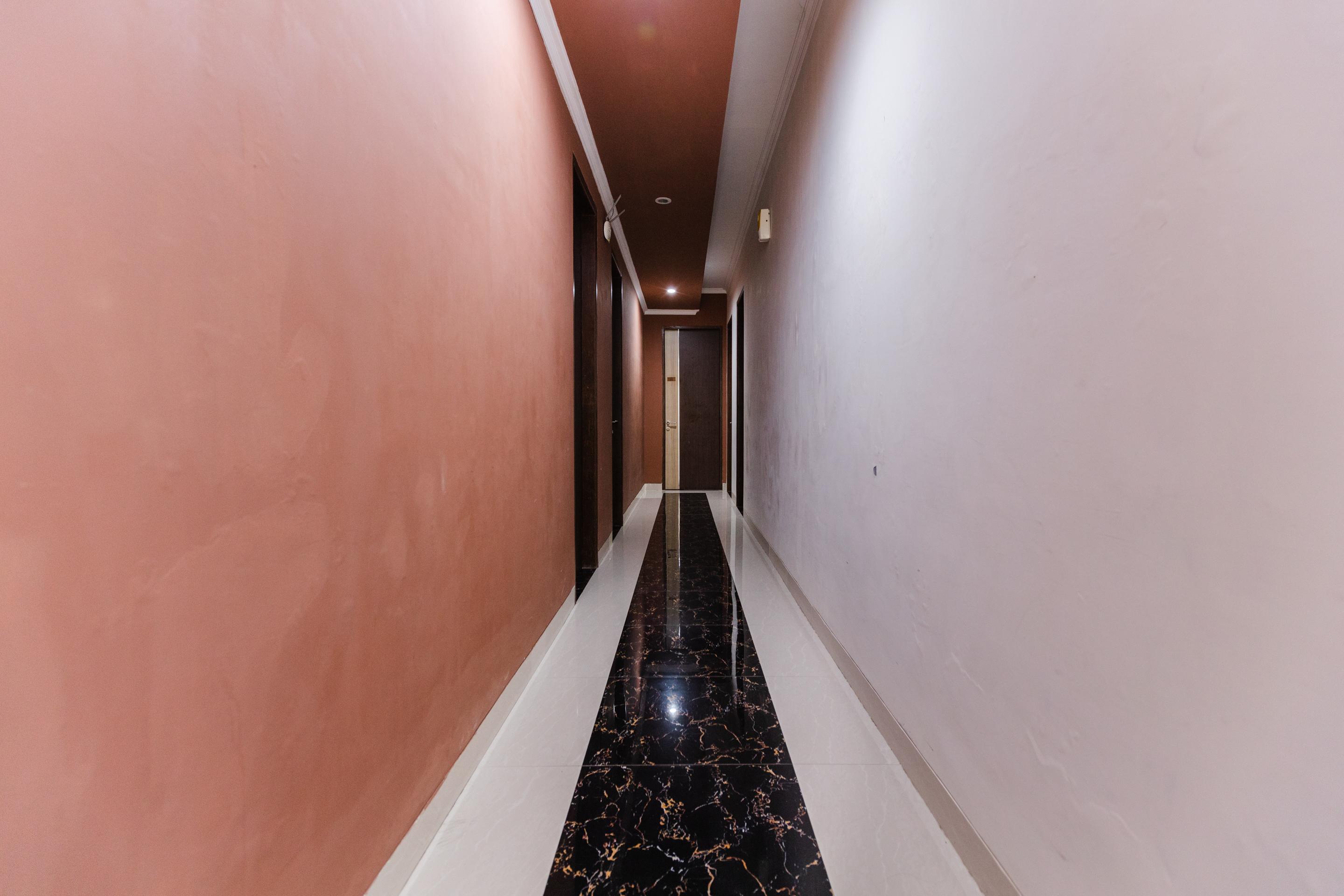 OYO 1975 Bale Ikite Hotel Makassar Exterior foto
