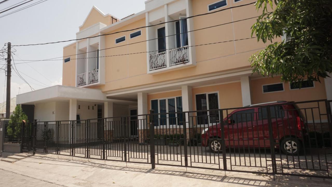 OYO 1975 Bale Ikite Hotel Makassar Exterior foto